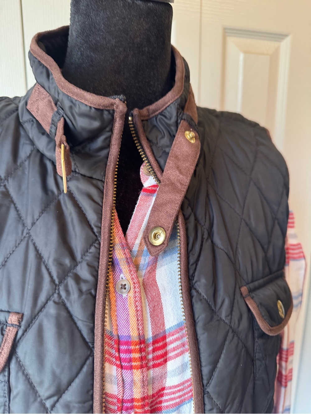 Banana Republic Black Quilted Vest with Brown Trim - Picture 3 of 6